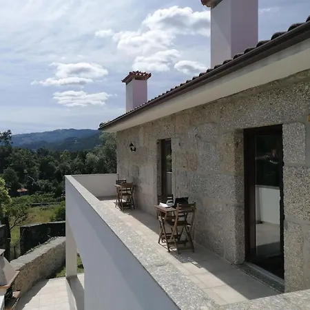 Dom wakacyjny Altes Kellerhaus In Geres By Interhome *
