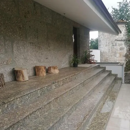 Altes Kellerhaus In Geres By Interhome Casa vacanze Bouro