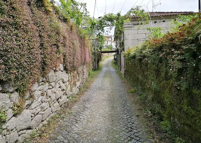 Altes Kellerhaus In Geres By Interhome Casa vacanze Bouro